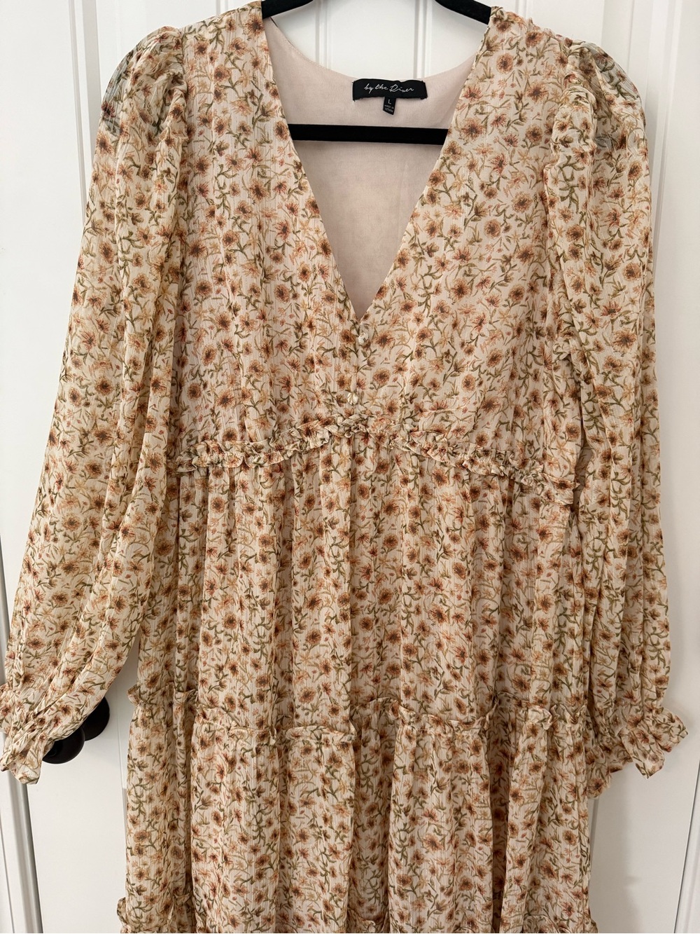 Cream Floral Tiered Maxi Dress with V-Neck - Picture 2 of 3